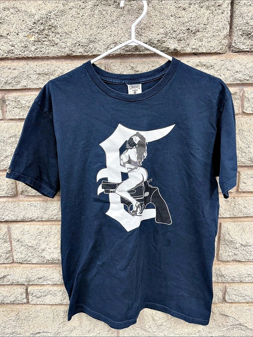 Crooks & Castles Men’s M Navy Blue Graphic T-Shirt Pin Up Girl Streetwear